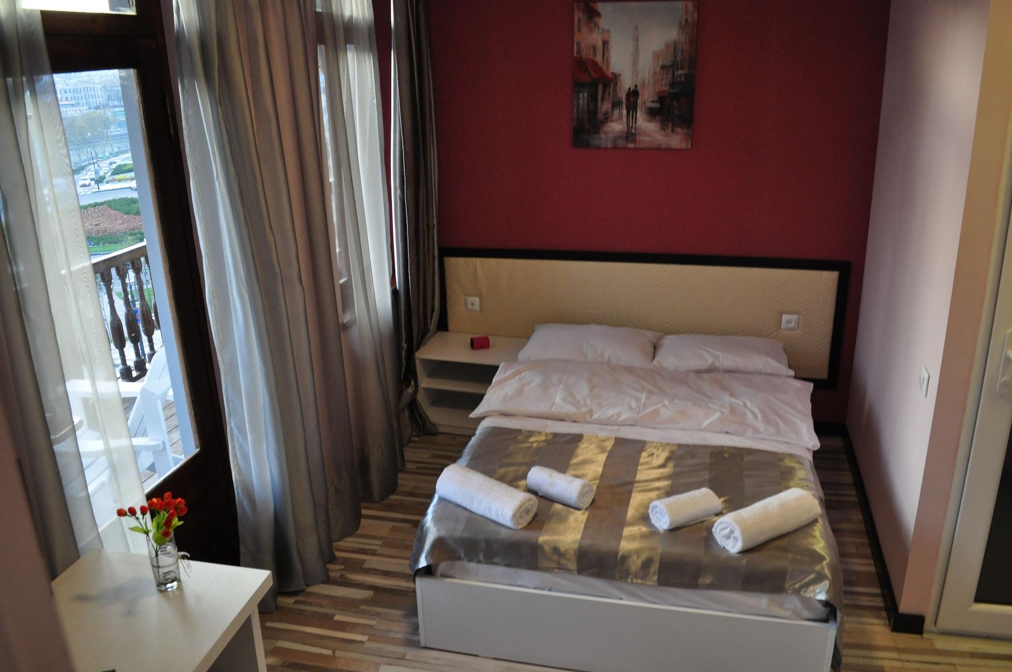 Tiflis Metekhi Hotel エクステリア 写真