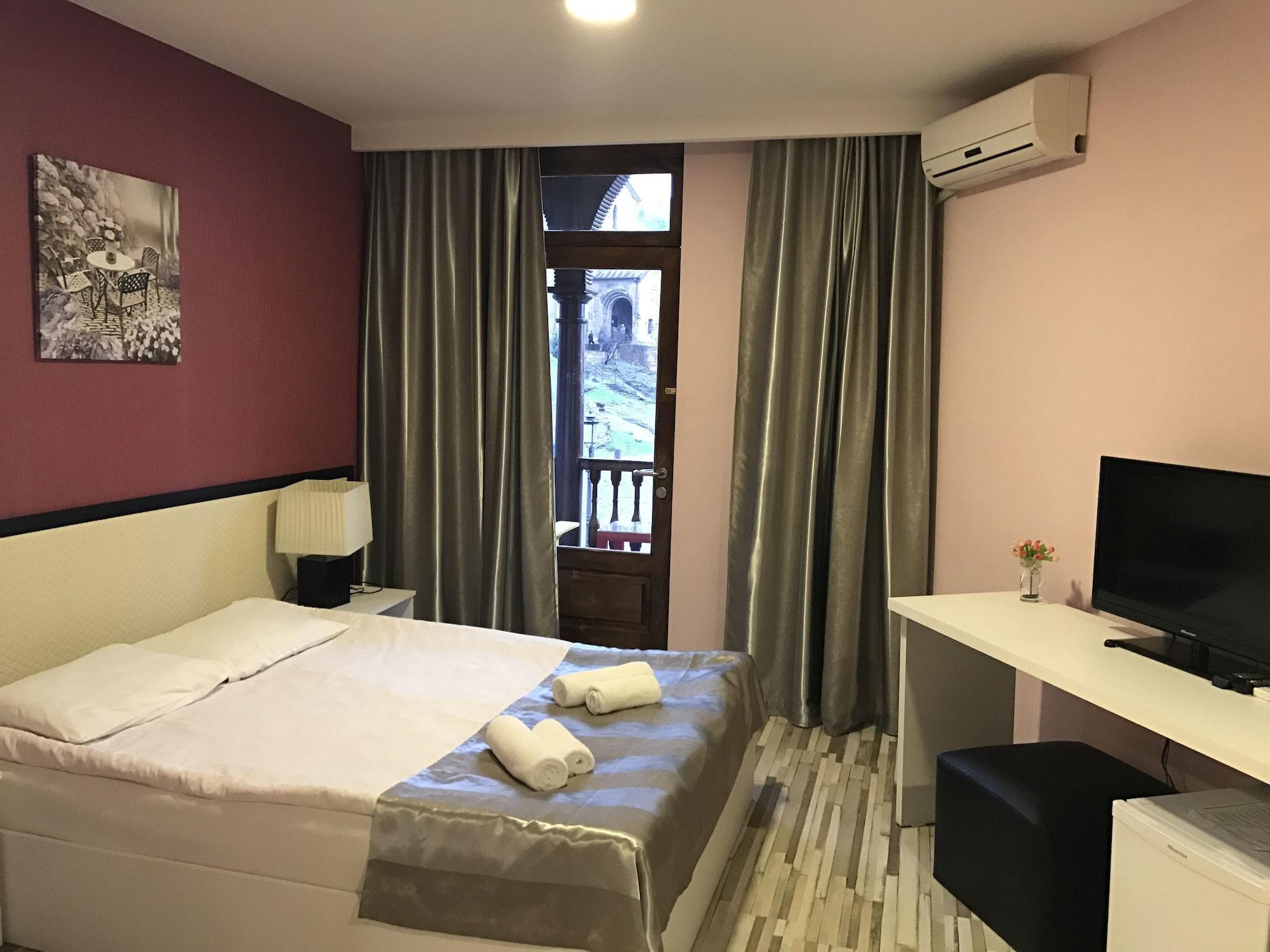 Tiflis Metekhi Hotel エクステリア 写真