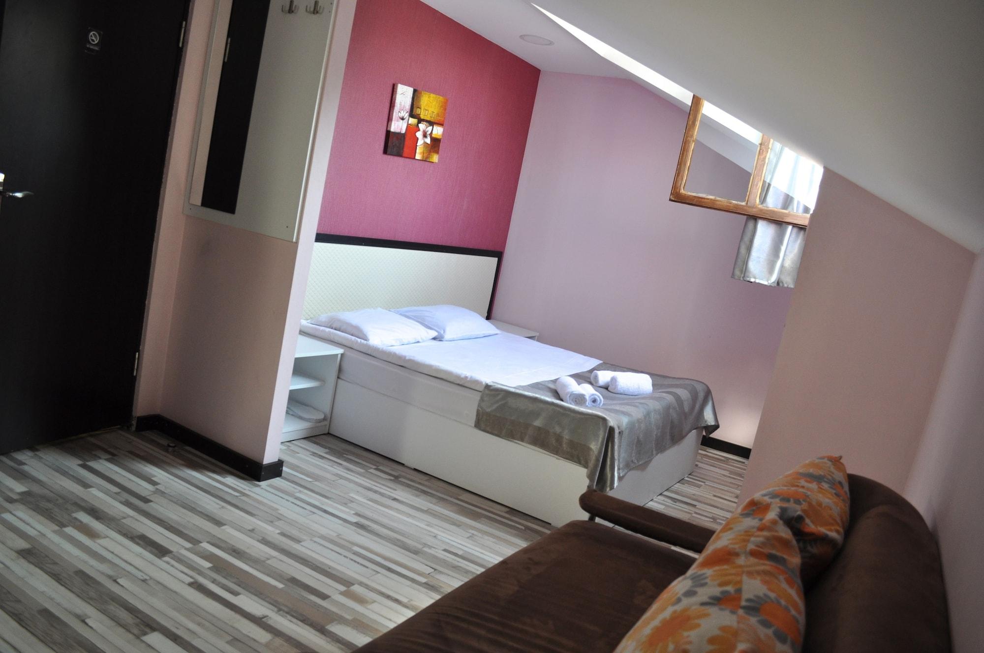 Tiflis Metekhi Hotel エクステリア 写真