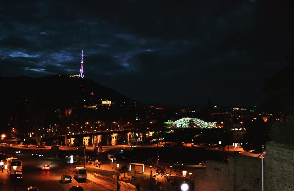 Tiflis Metekhi Hotel エクステリア 写真