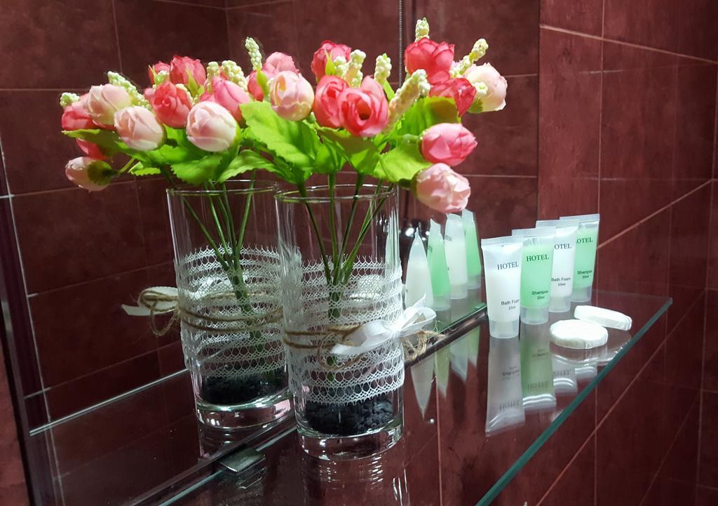 Tiflis Metekhi Hotel エクステリア 写真