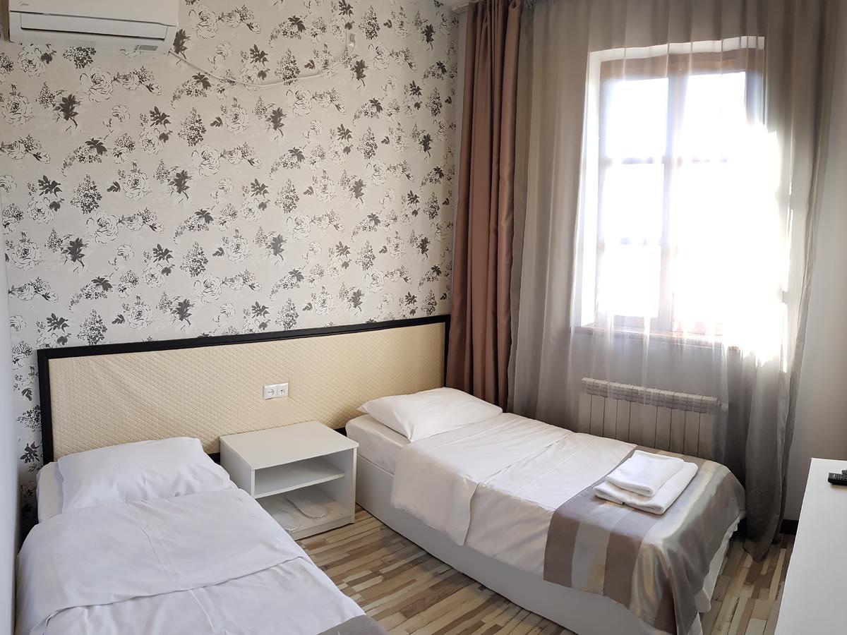 Tiflis Metekhi Hotel エクステリア 写真
