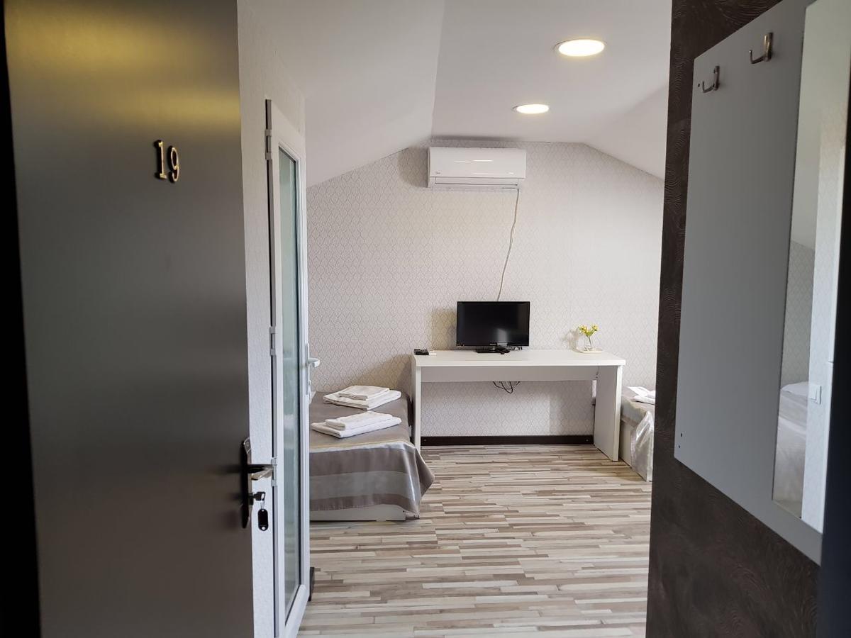 Tiflis Metekhi Hotel エクステリア 写真