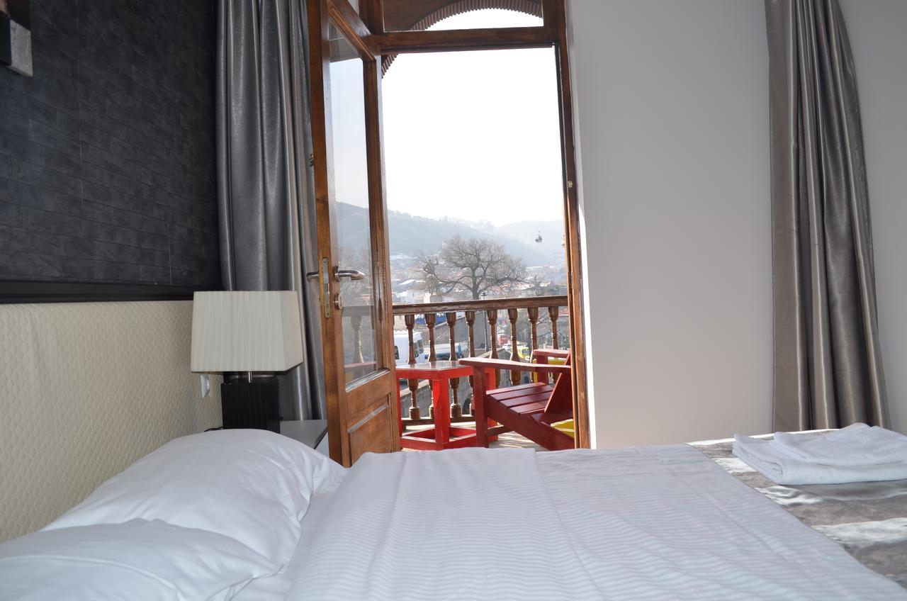 Tiflis Metekhi Hotel エクステリア 写真