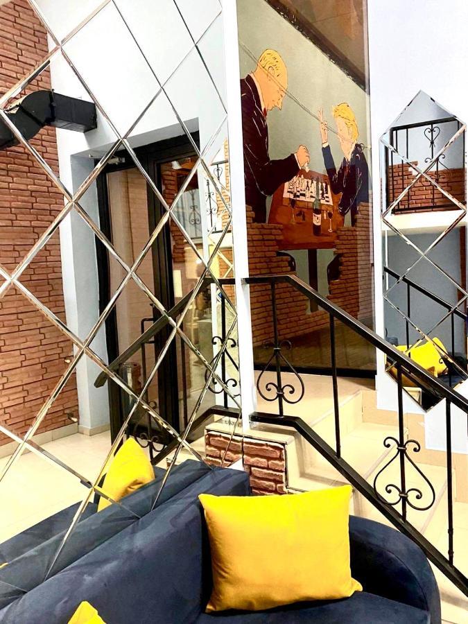 Tiflis Metekhi Hotel エクステリア 写真